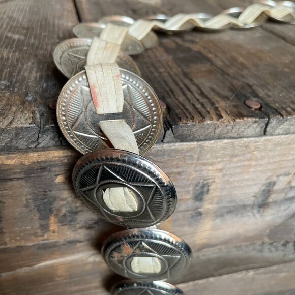 Vintage Southwest Conchos on White Leather Lightweight Belt or Neckpiece - Picture 13 of 16